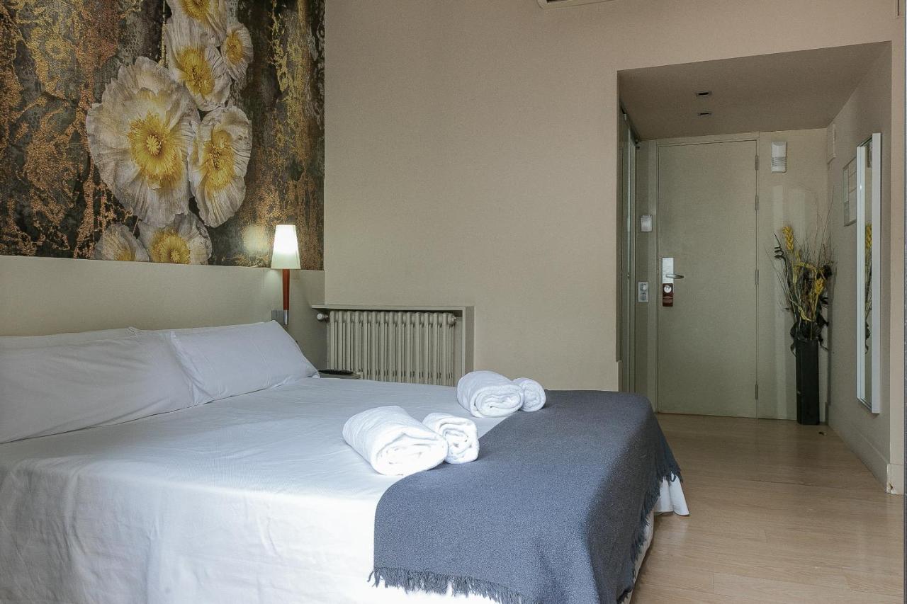 Hotel El Castell Sant Boi de Llobregat Zewnętrze zdjęcie