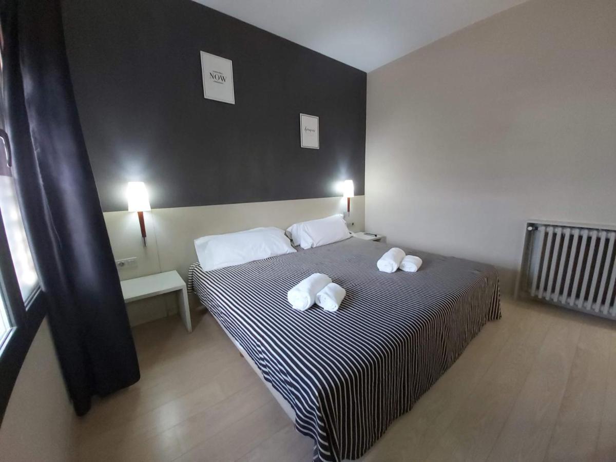 Hotel El Castell Sant Boi de Llobregat Zewnętrze zdjęcie