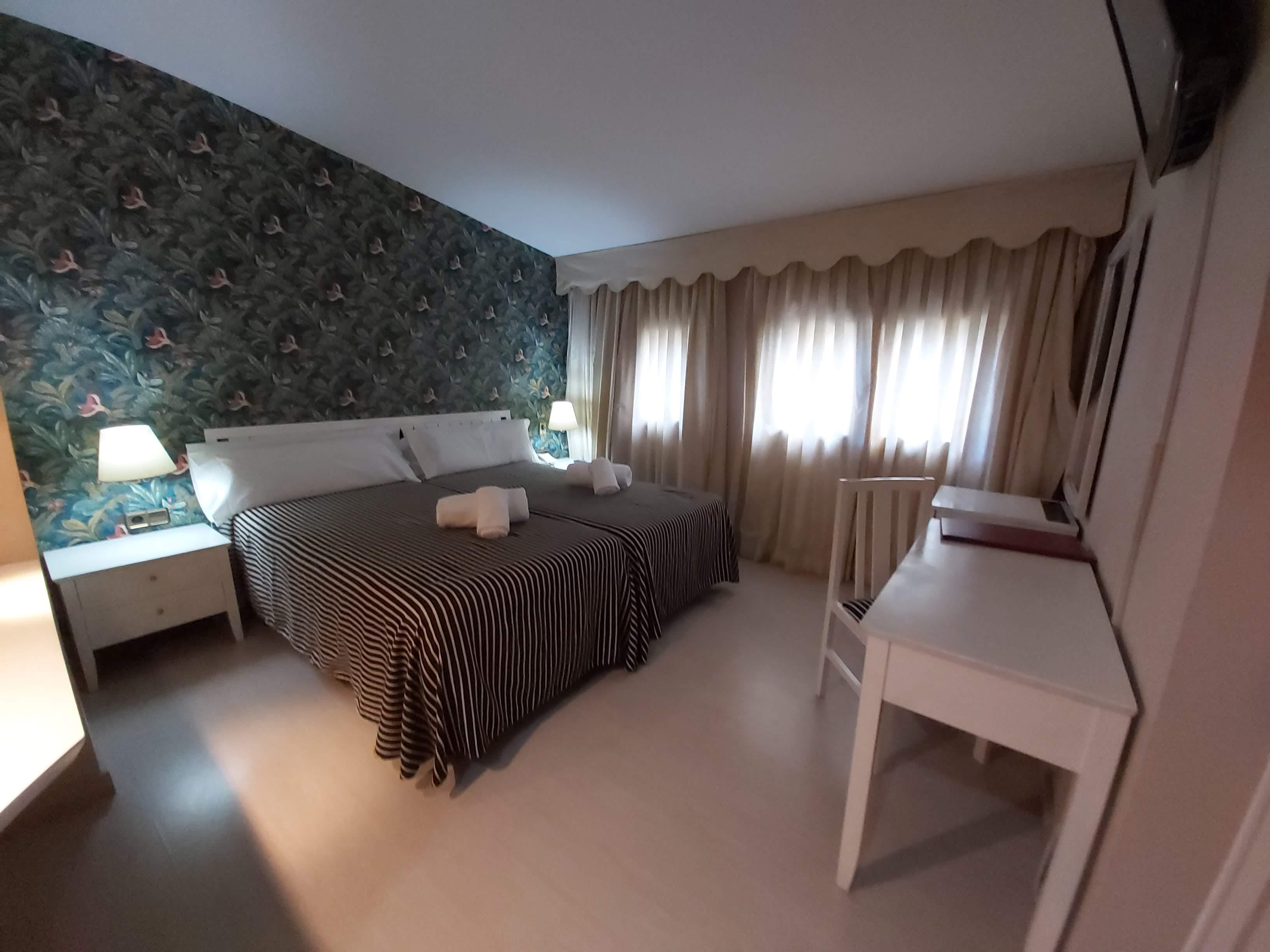 Hotel El Castell Sant Boi de Llobregat Zewnętrze zdjęcie