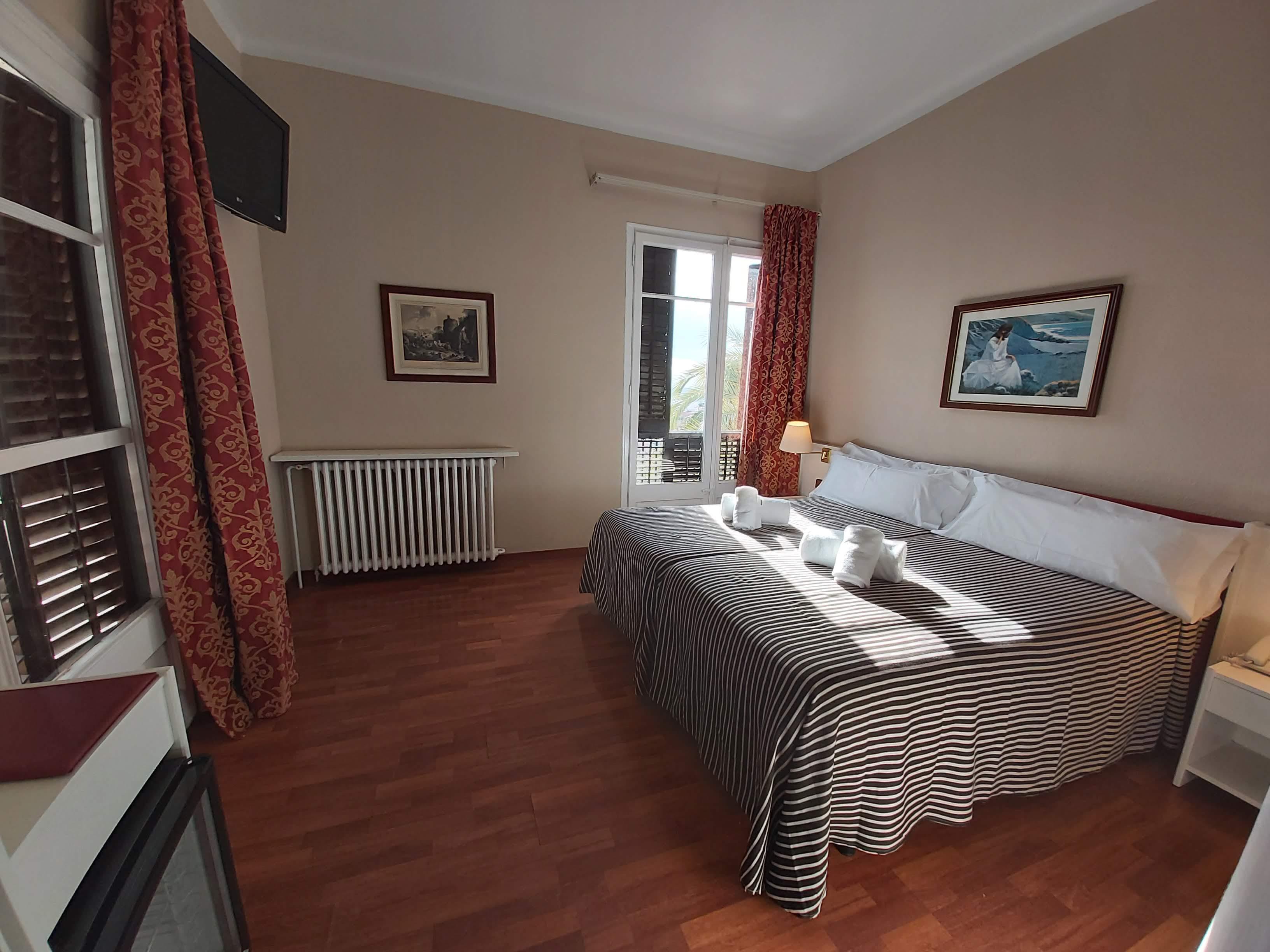 Hotel El Castell Sant Boi de Llobregat Zewnętrze zdjęcie