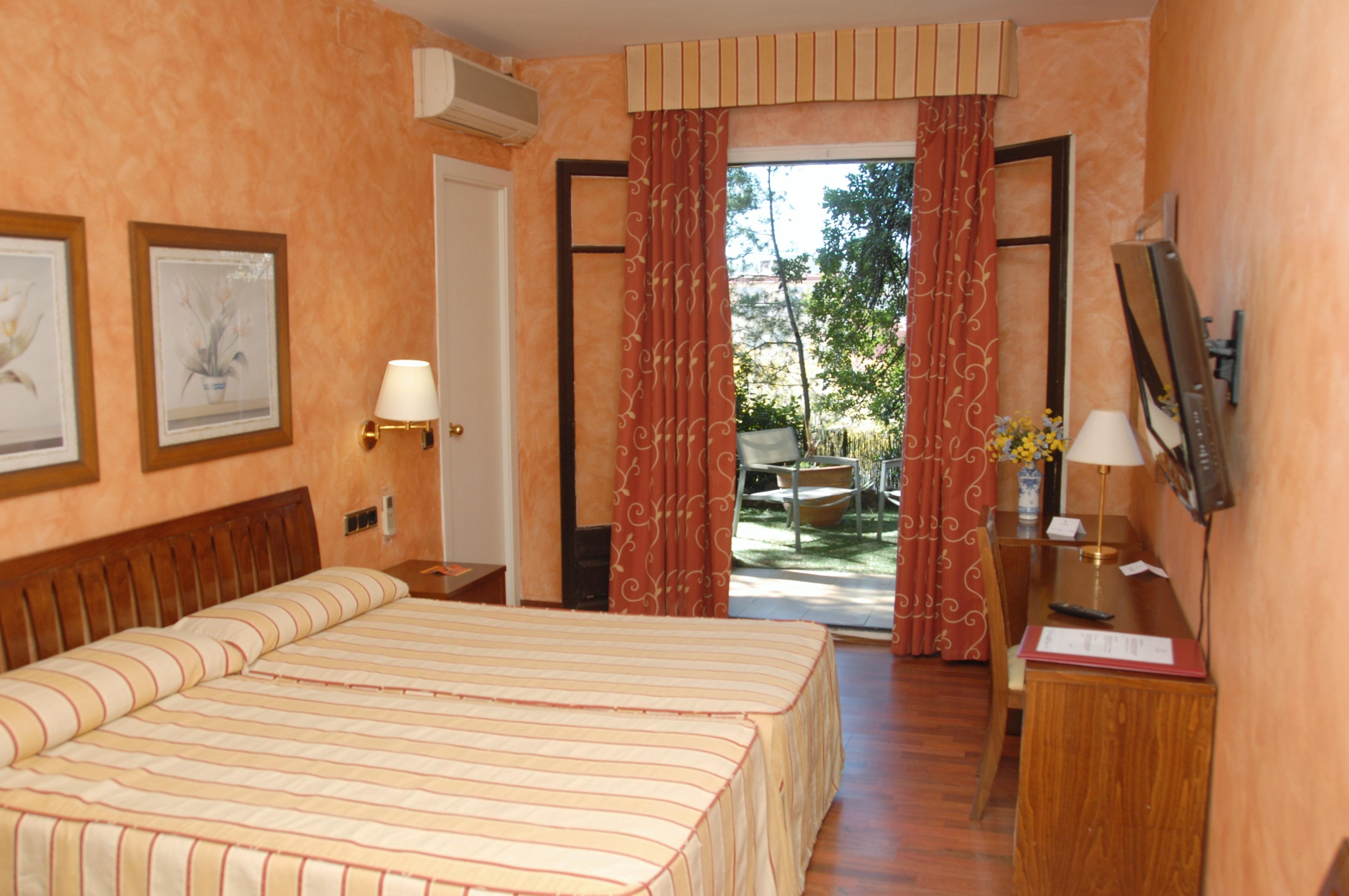 Hotel El Castell Sant Boi de Llobregat Zewnętrze zdjęcie