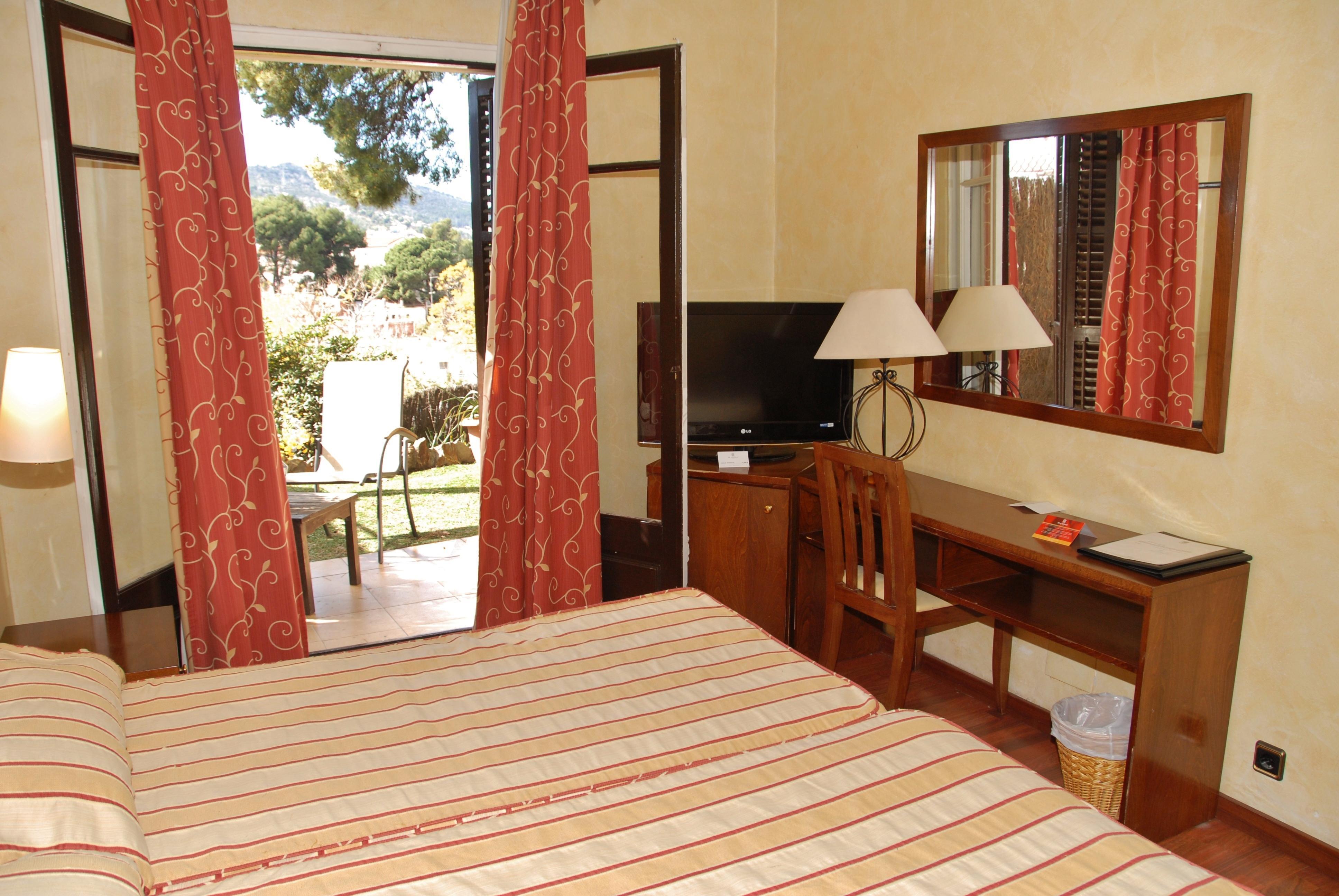 Hotel El Castell Sant Boi de Llobregat Zewnętrze zdjęcie