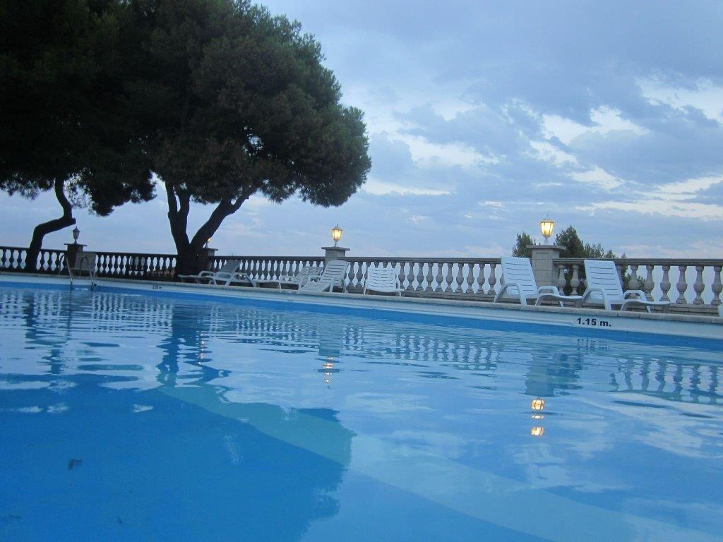 Hotel El Castell Sant Boi de Llobregat Zewnętrze zdjęcie