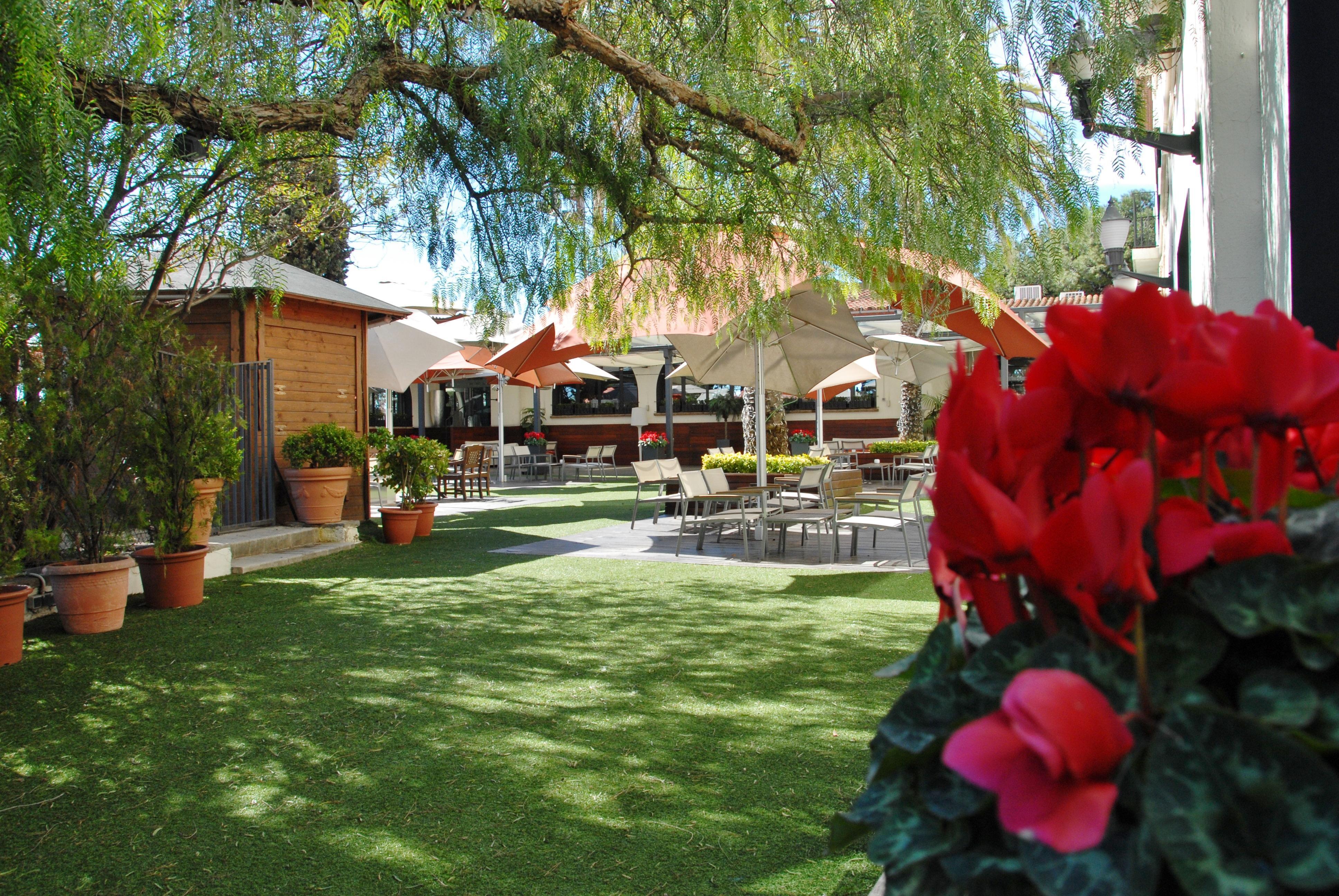 Hotel El Castell Sant Boi de Llobregat Zewnętrze zdjęcie