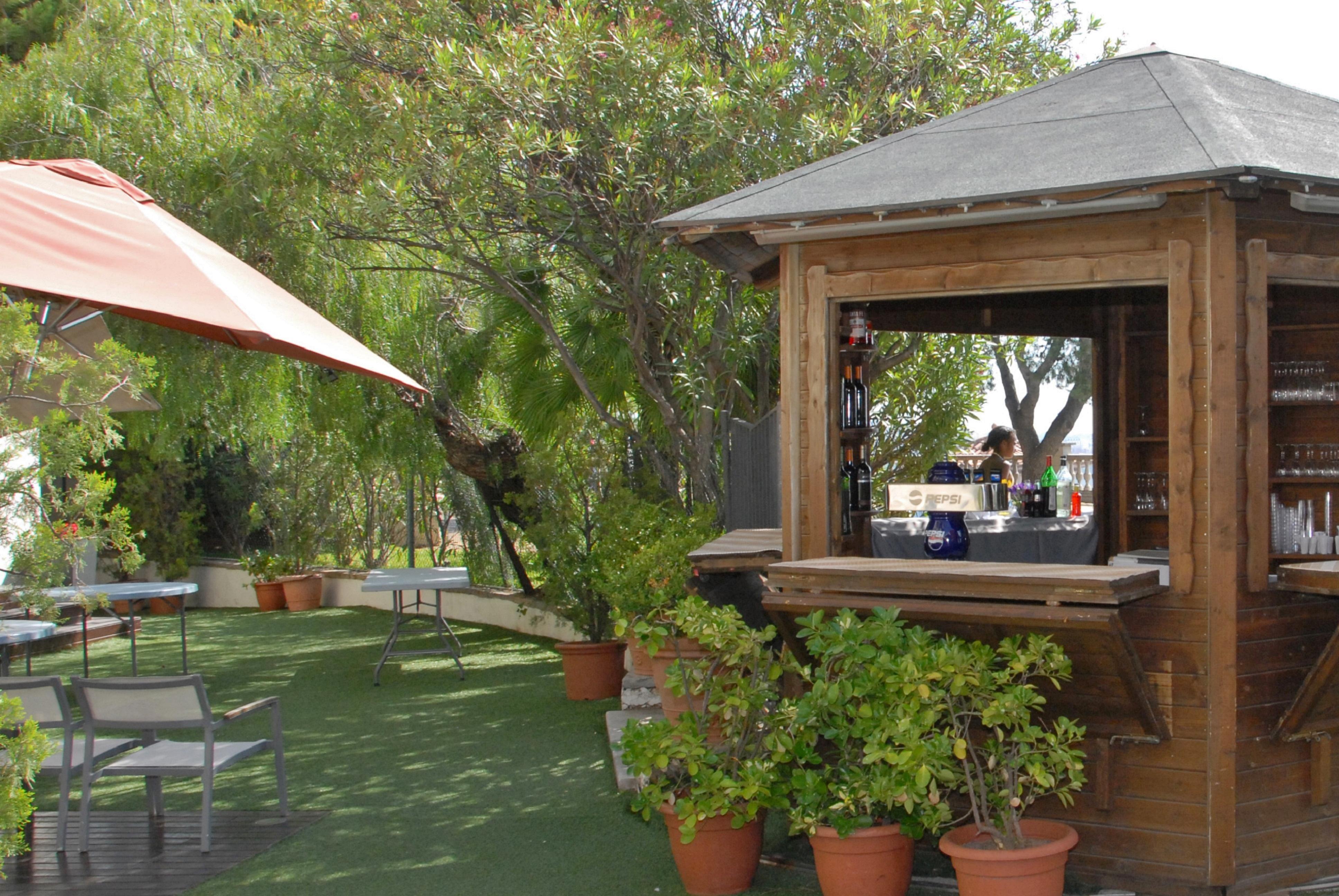 Hotel El Castell Sant Boi de Llobregat Zewnętrze zdjęcie
