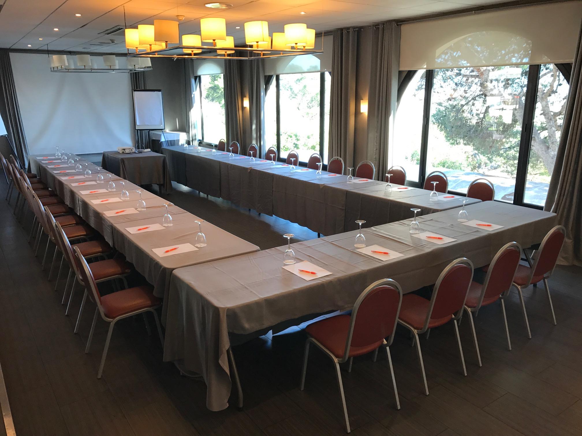 Hotel El Castell Sant Boi de Llobregat Zewnętrze zdjęcie