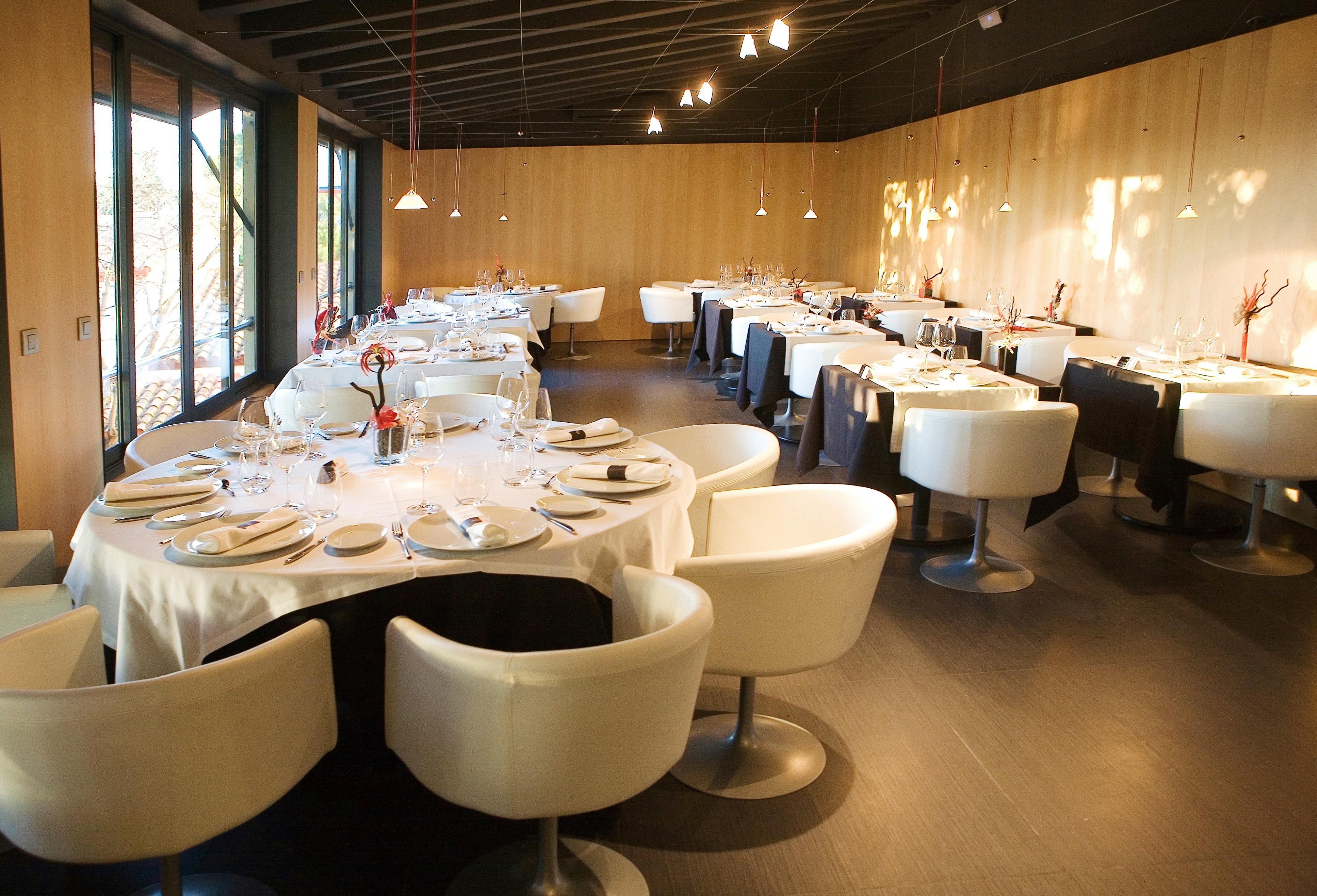 Hotel El Castell Sant Boi de Llobregat Zewnętrze zdjęcie