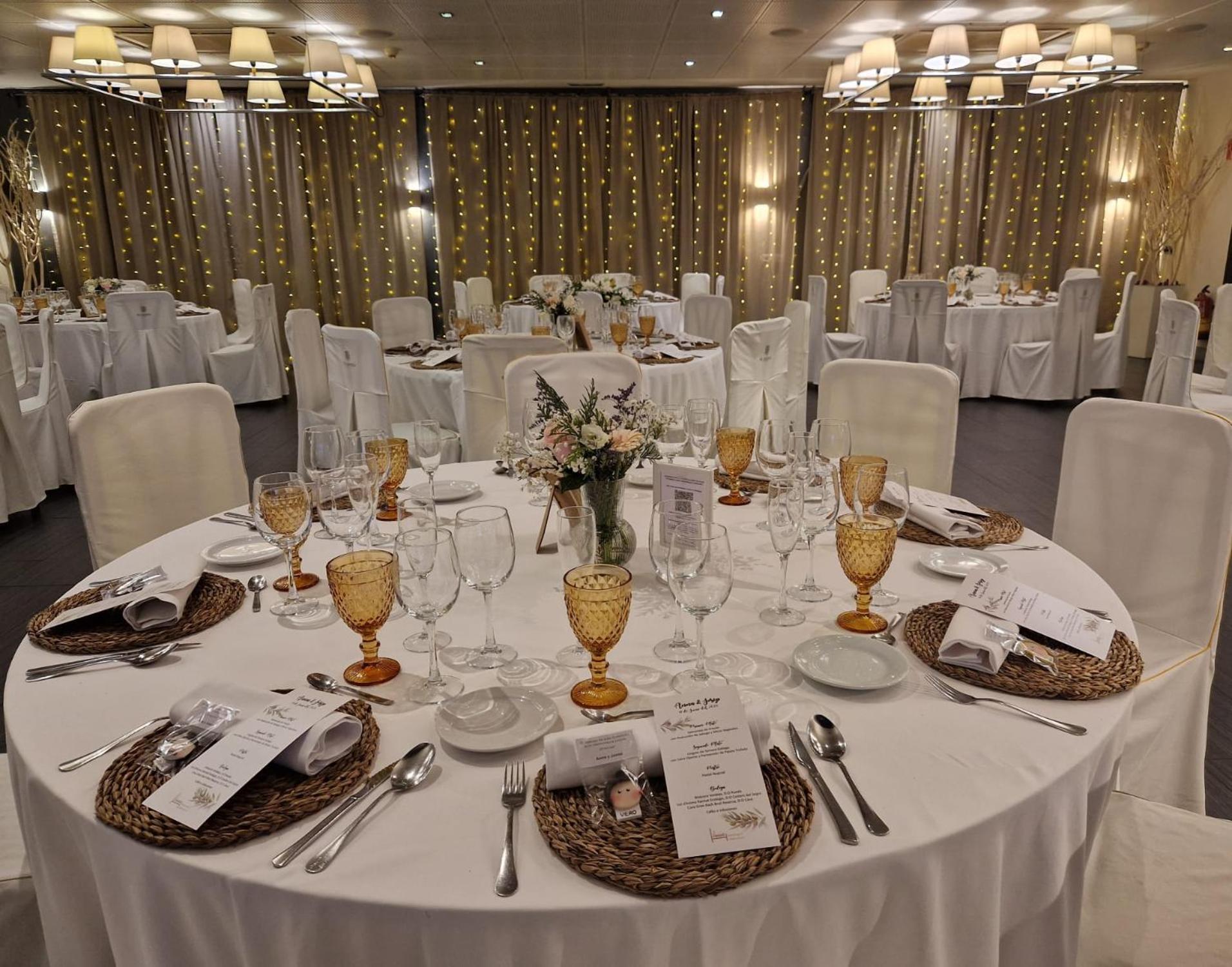 Hotel El Castell Sant Boi de Llobregat Zewnętrze zdjęcie